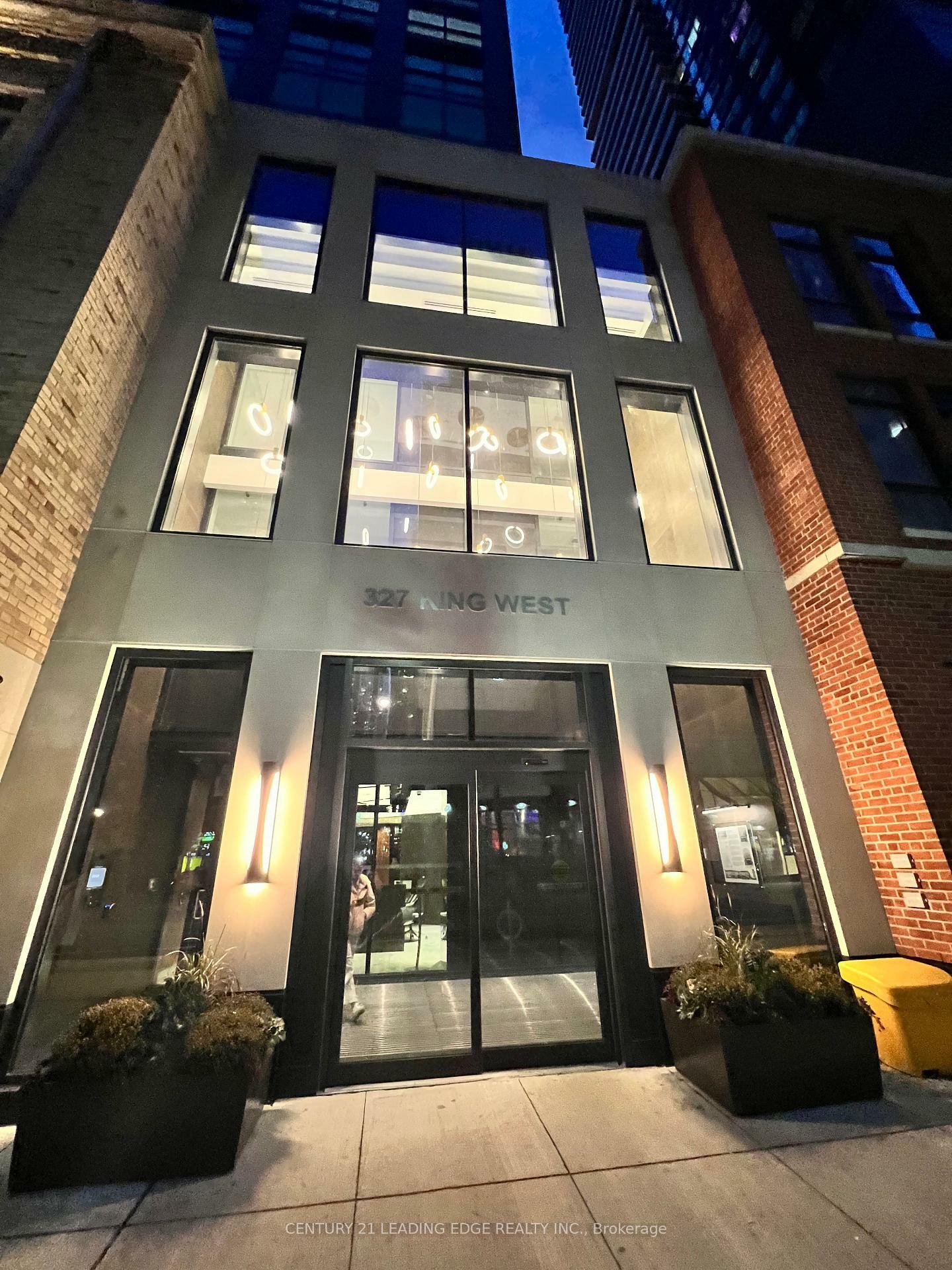 Photo de la propriété:  327 King Street W 3804  ON M5V 0W7 