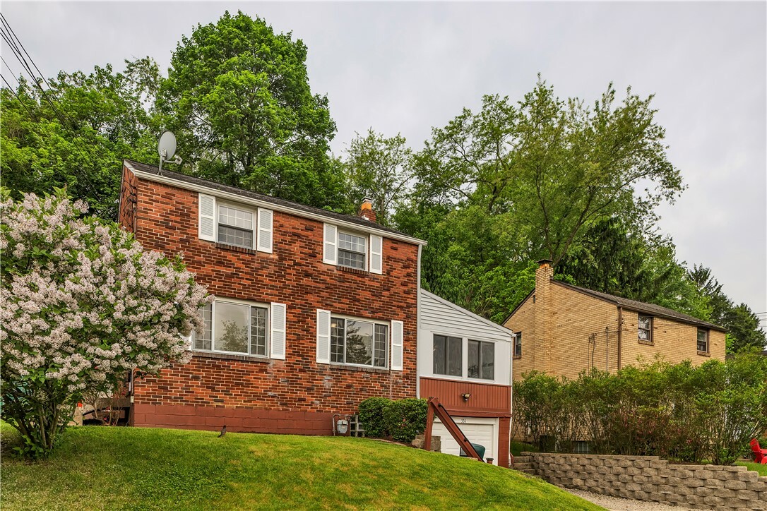 Property Photo: 331 Macfarlane Drive PA 15235