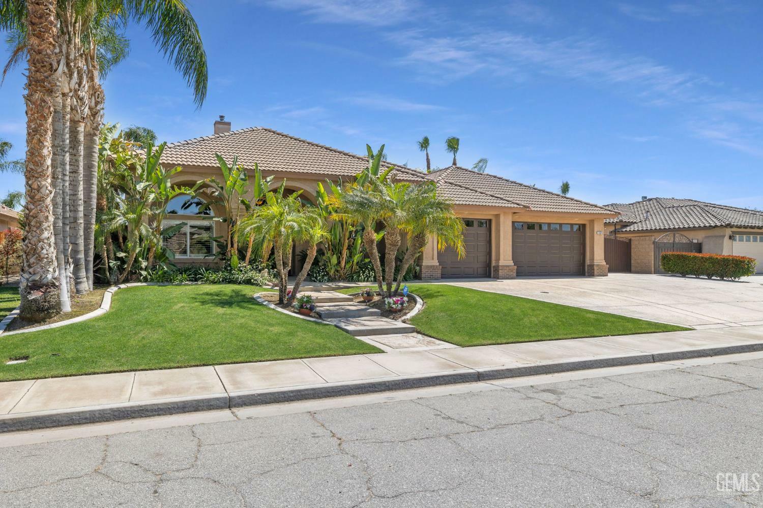 Property Photo: 15505 Opus One Drive CA 93314