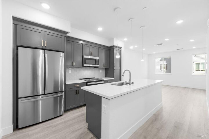 339 Pear Tree Terrace C  Napa CA 94558 photo