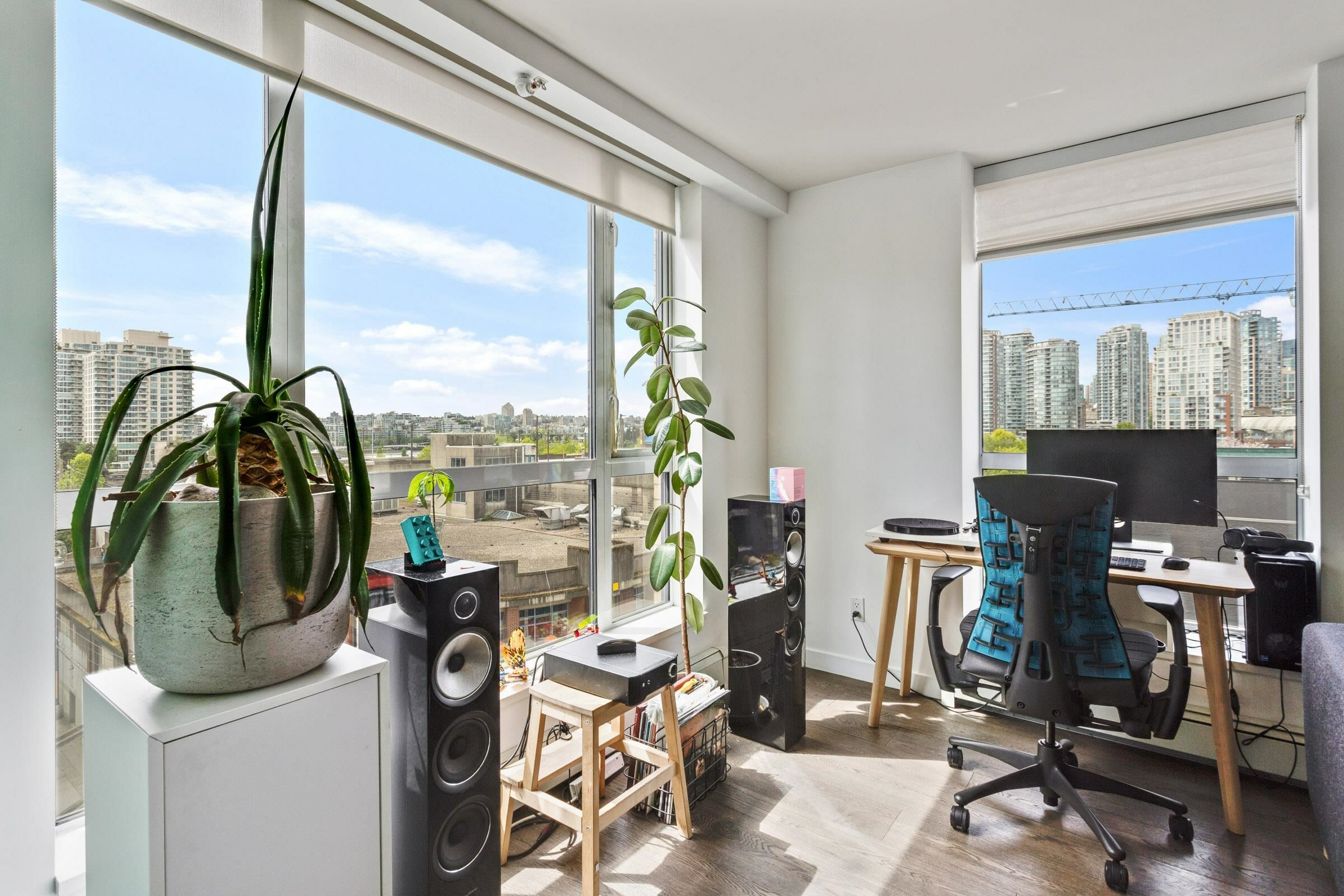 Property Photo: 189 Keefer Street 705 BC V6A 0C8