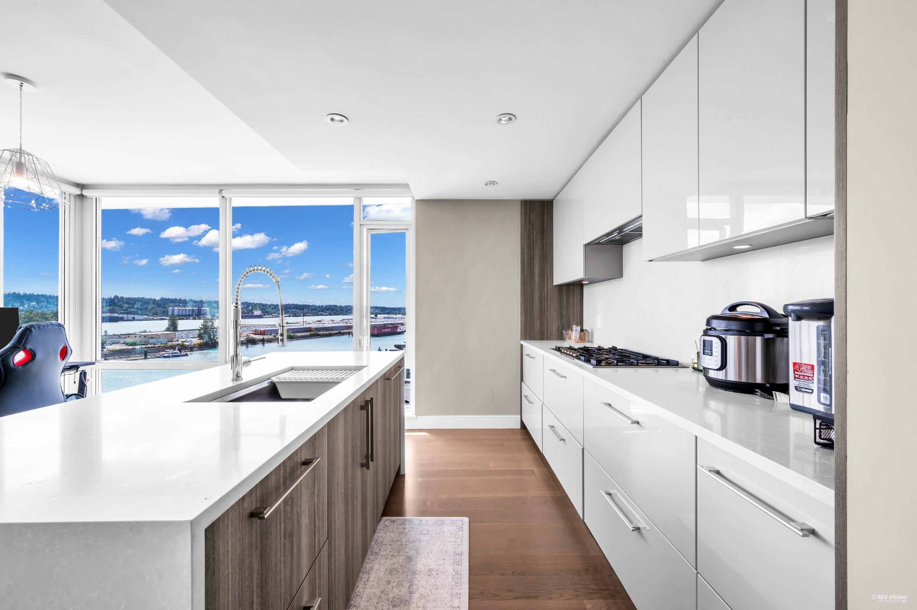 Photo de la propriété:  210 Salter Street 808  BC V3M 0J9 