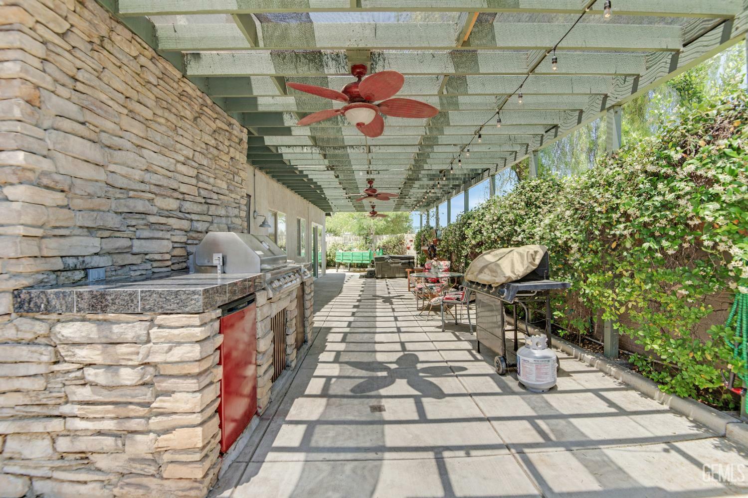 Property Photo:  5510 Edge Water Court  CA 93312 