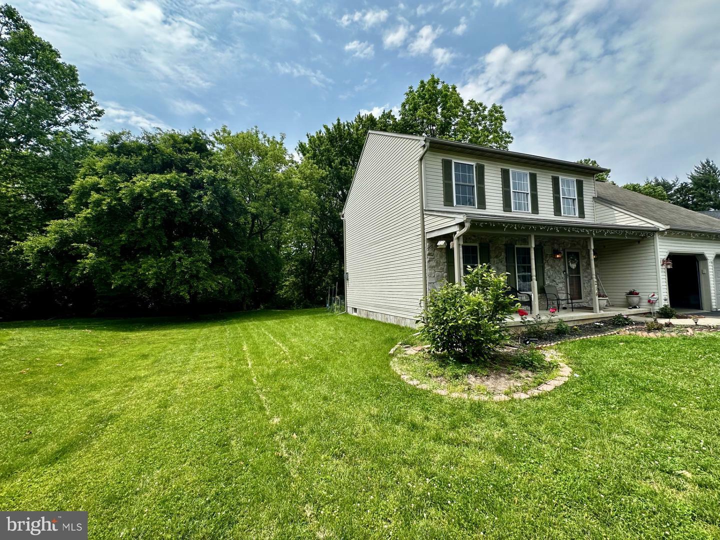 Property Photo: 214 Holly Lane PA 17602