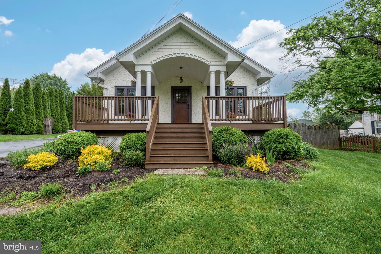 Property Photo: 209 Ironstone Ridge Road PA 17603