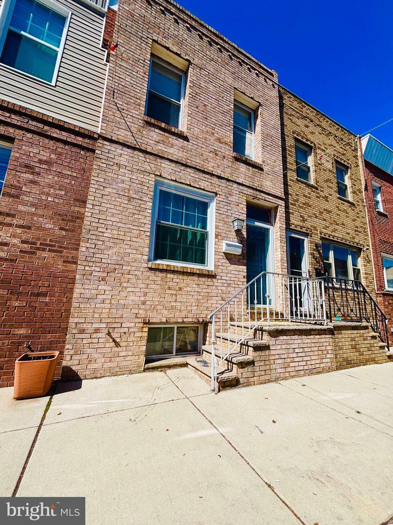 2634 S Bancroft Street  Philadelphia PA 19145 photo