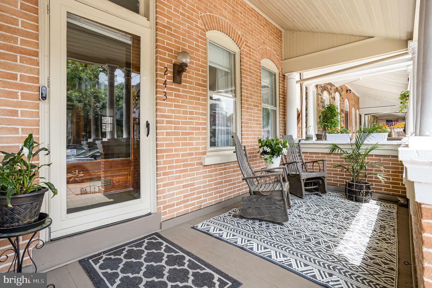 Property Photo: 243 E New Street PA 17602