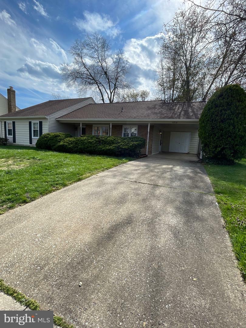 Property Photo: 6918 Lodestone Court VA 22306