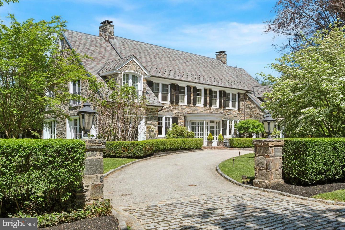 Property Photo:  281 Winding Way  PA 19066 