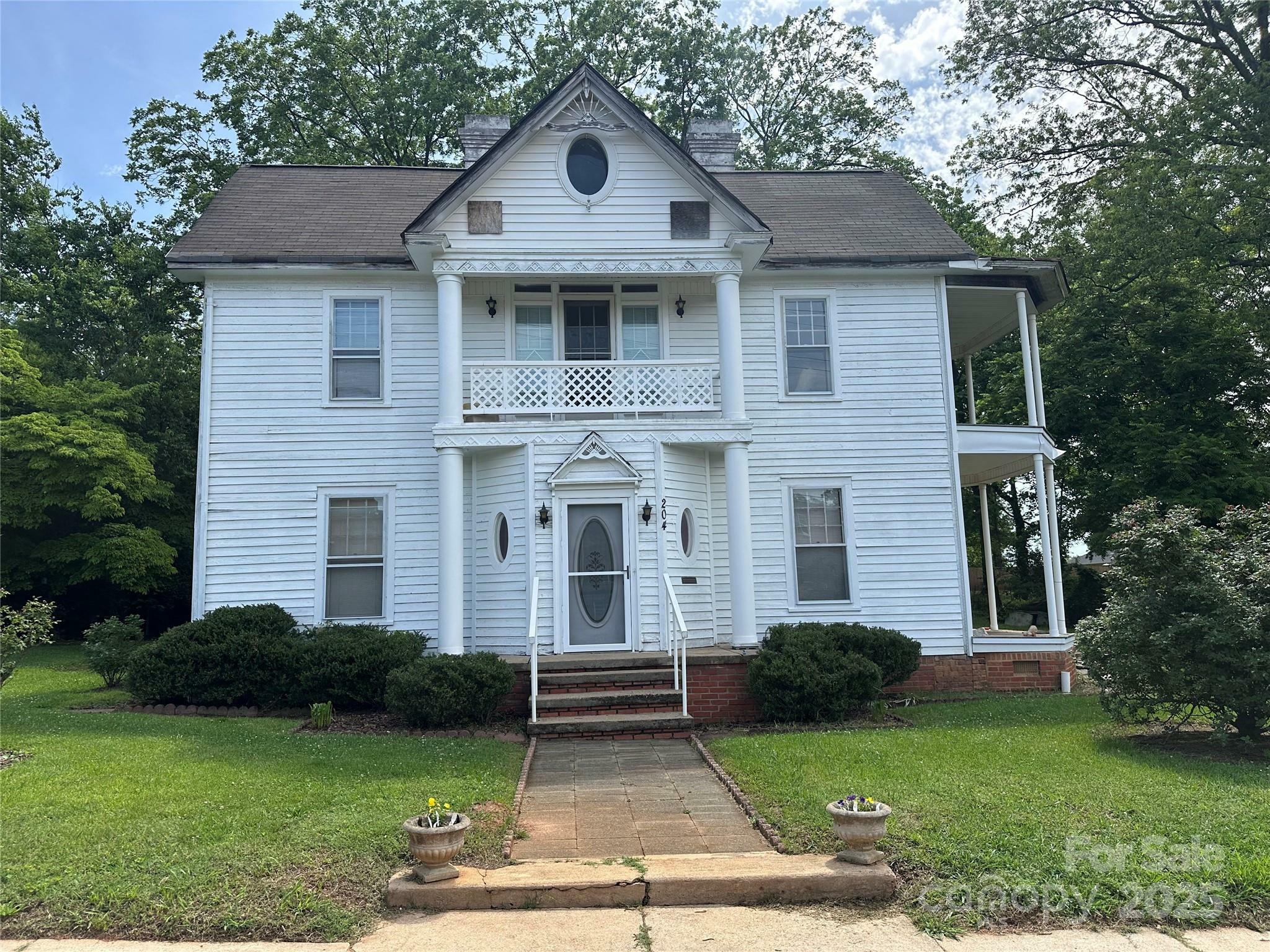 Property Photo: 204 N Gaston Street NC 28086