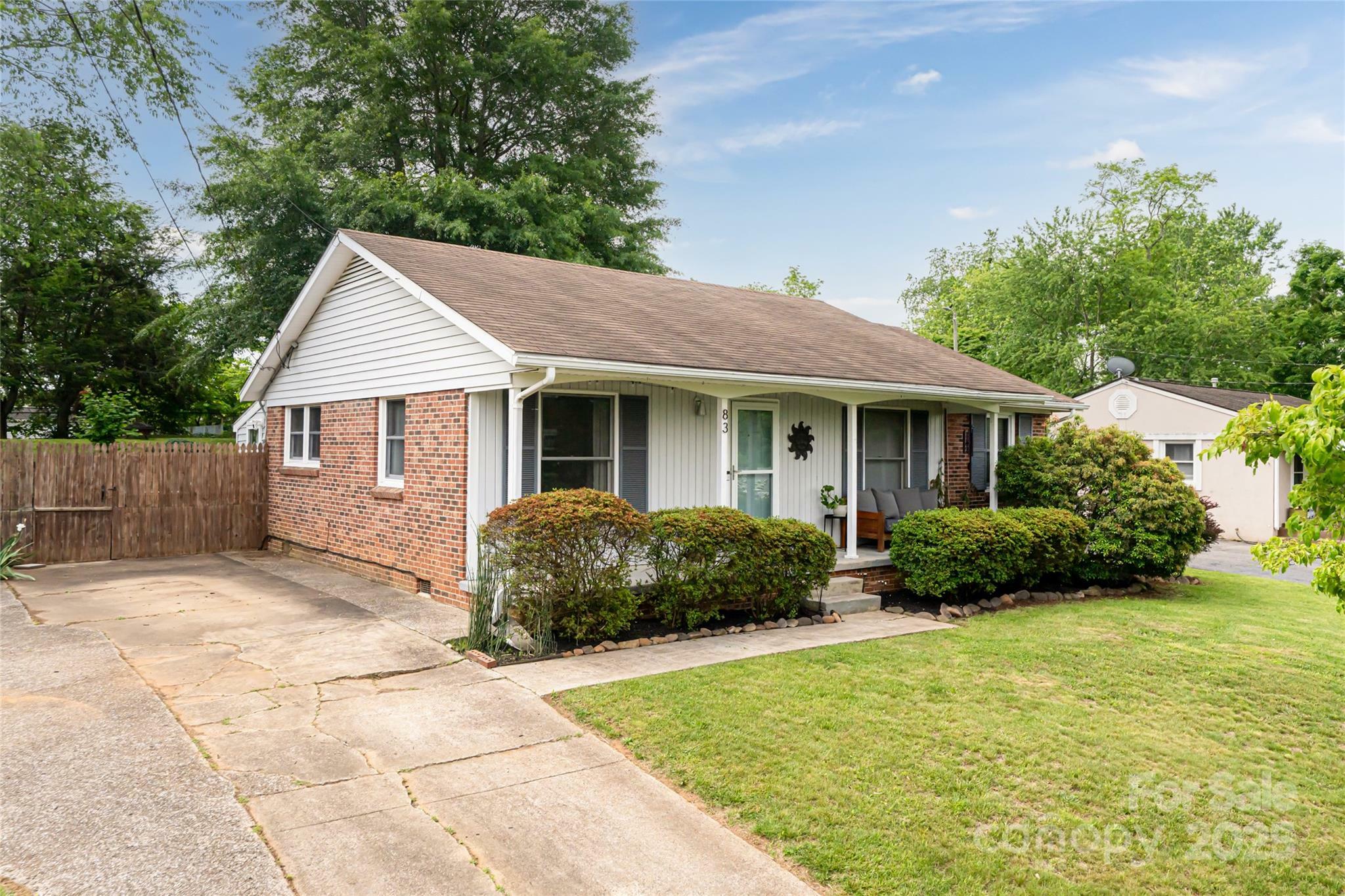 Property Photo: 83 Skyview Terrace NC 28806