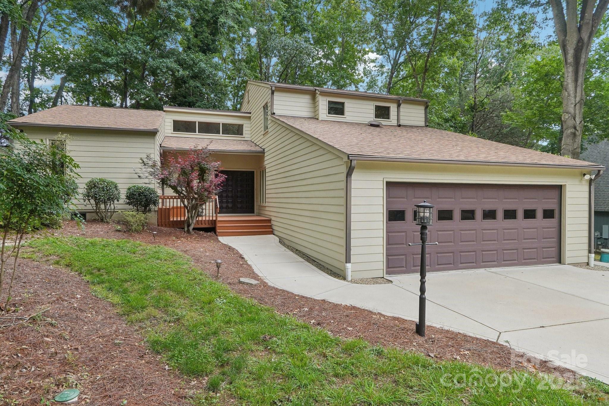 Property Photo:  8117 Rising Meadow Road  NC 28277 