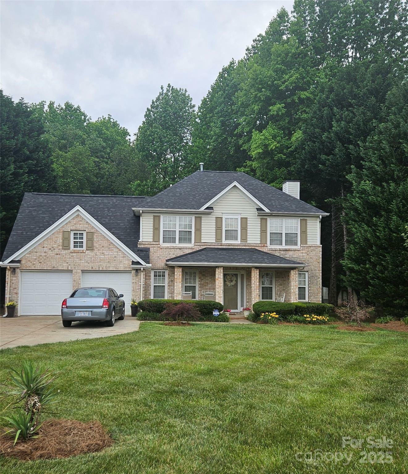5625 Linda Vista Lane  Charlotte NC 28216 photo