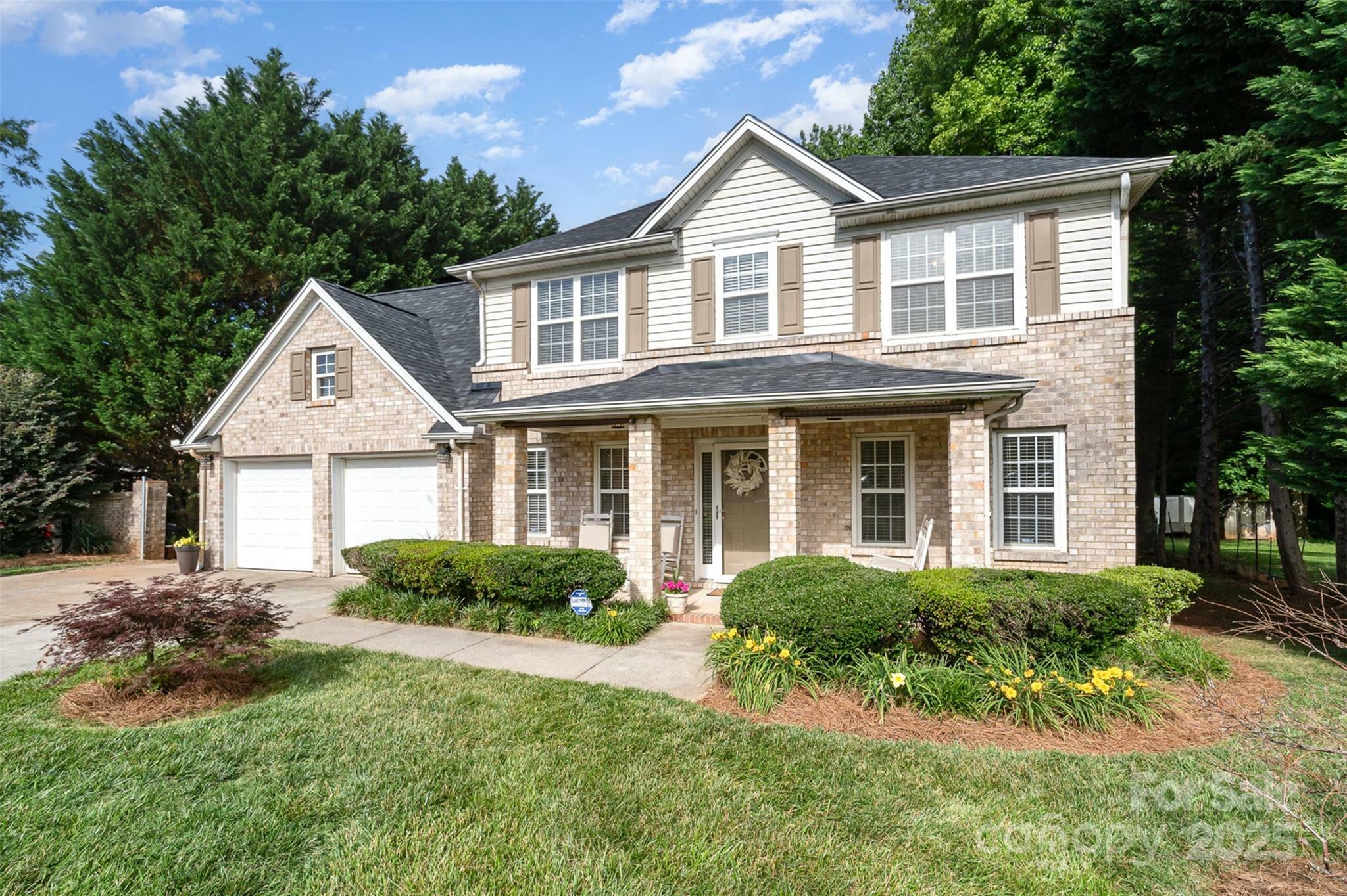 Property Photo: 5625 Linda Vista Lane NC 28216