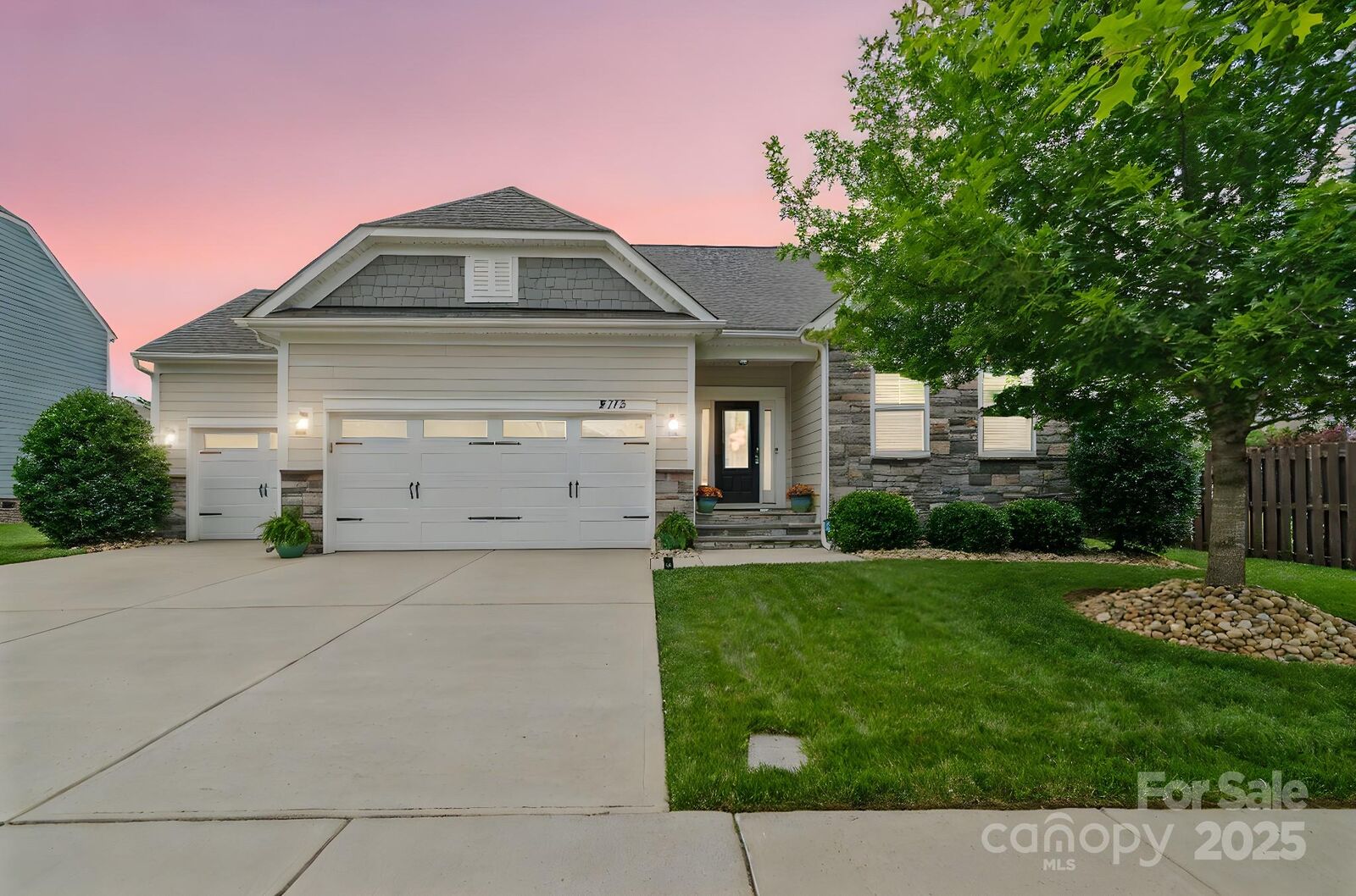 Property Photo: 2112 Balting Glass Drive NC 28079