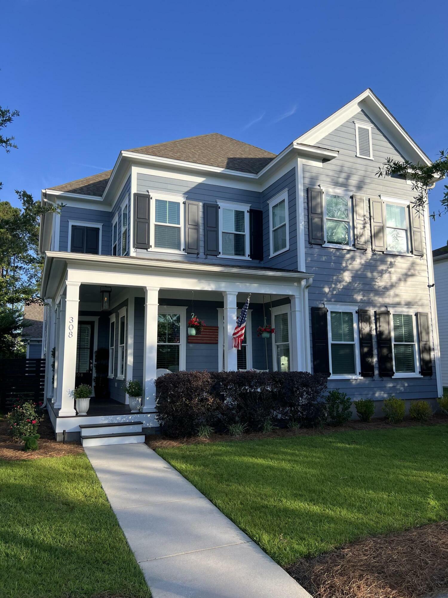 Property Photo: 308 Oak Park Street SC 29486