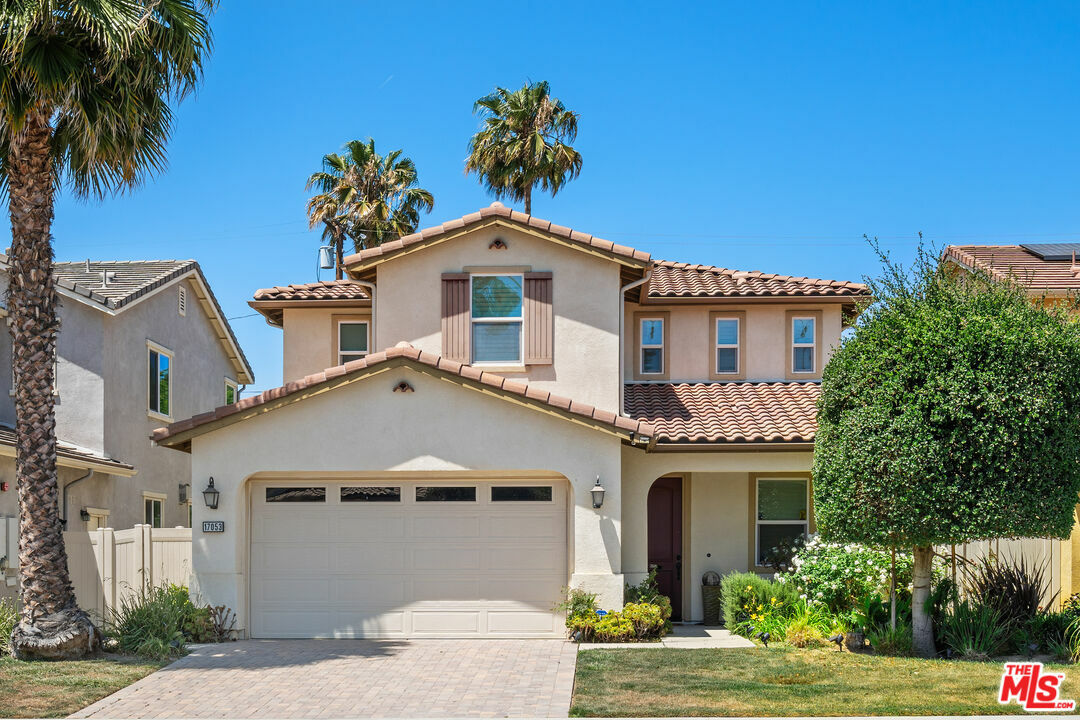 Property Photo: 17053 Cantlay St CA 91406