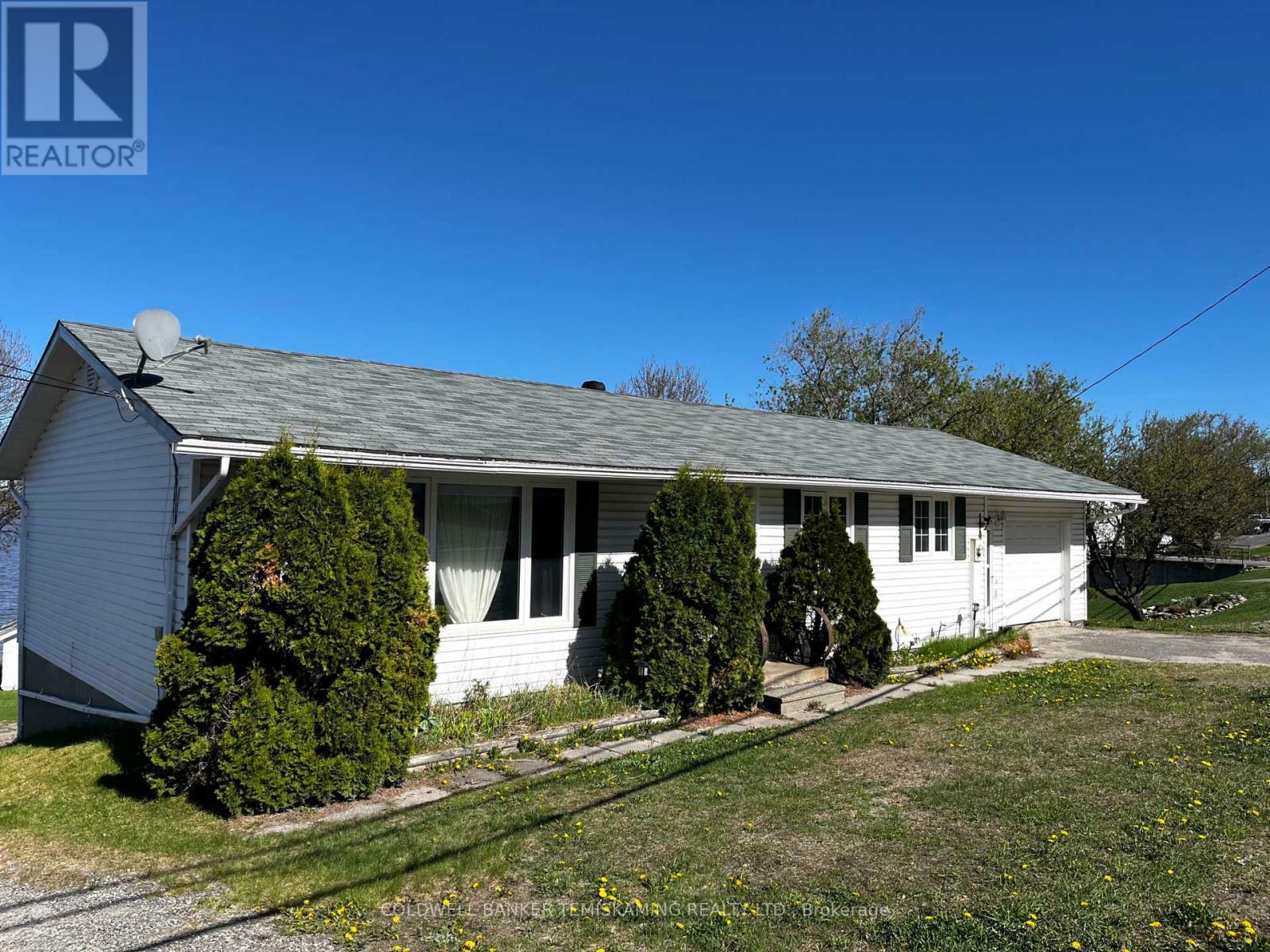 Property Photo: 495 Lakeshore Road North ON P0J 1P0