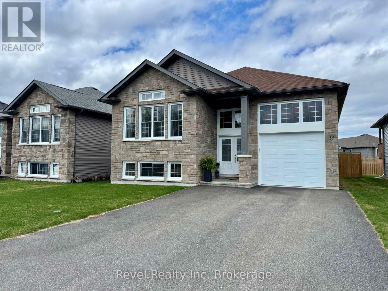 Property Photo: 32 Trillium Drive ON P1A 0G6