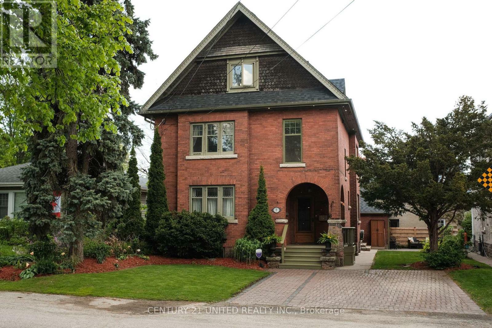 7 Engleburn Place  Peterborough East (Central) ON K9H 1C4 photo