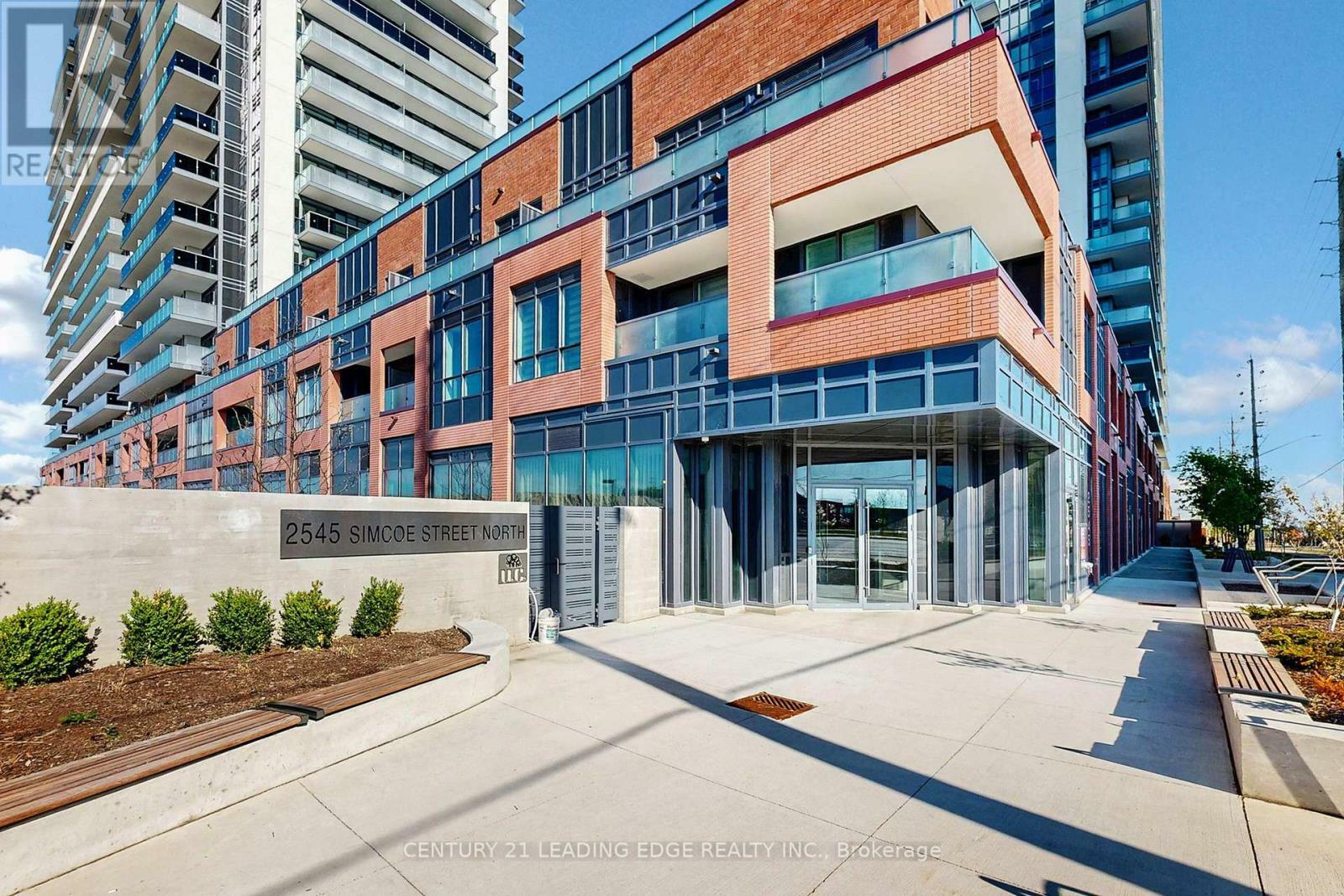 Property Photo:  2545 Simcoe Street 2503  ON L1L 0W3 