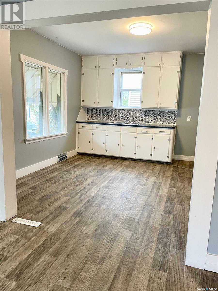 Property Photo: 211 Broadway Street W SK S3N 0M9