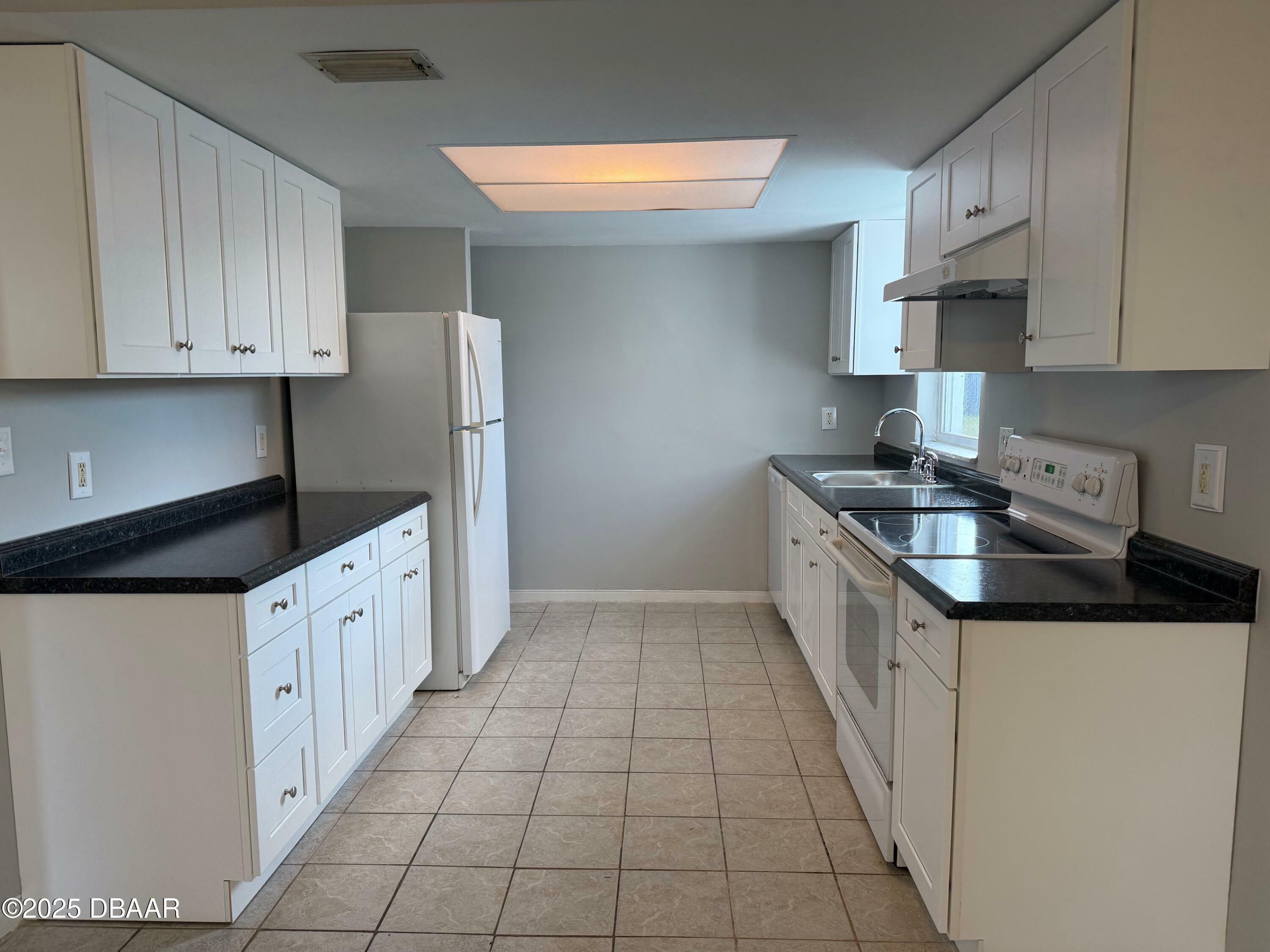 Property Photo: 137 Beau Rivage Drive FL 32176