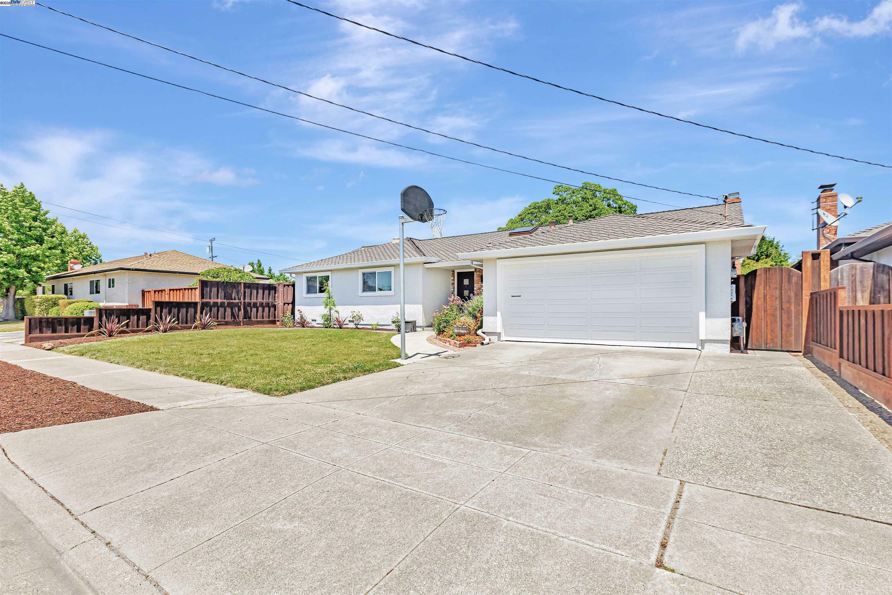 Property Photo: 37972 Ballard Dr CA 94536