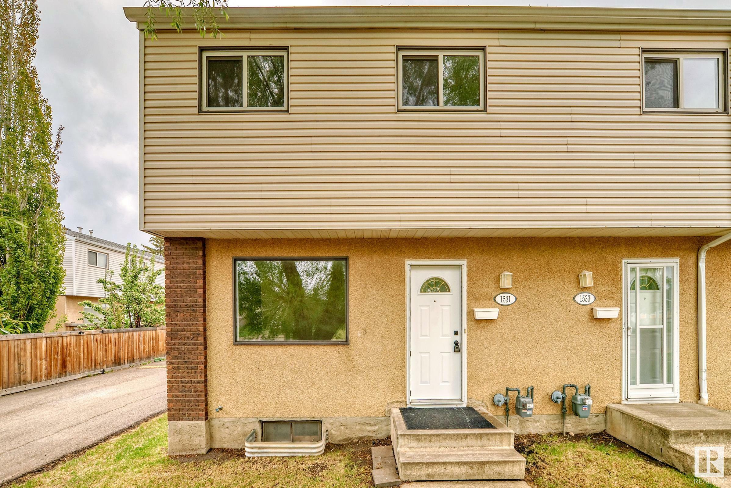 Property Photo: 1531 Knottwood NW AB T6K 2B8
