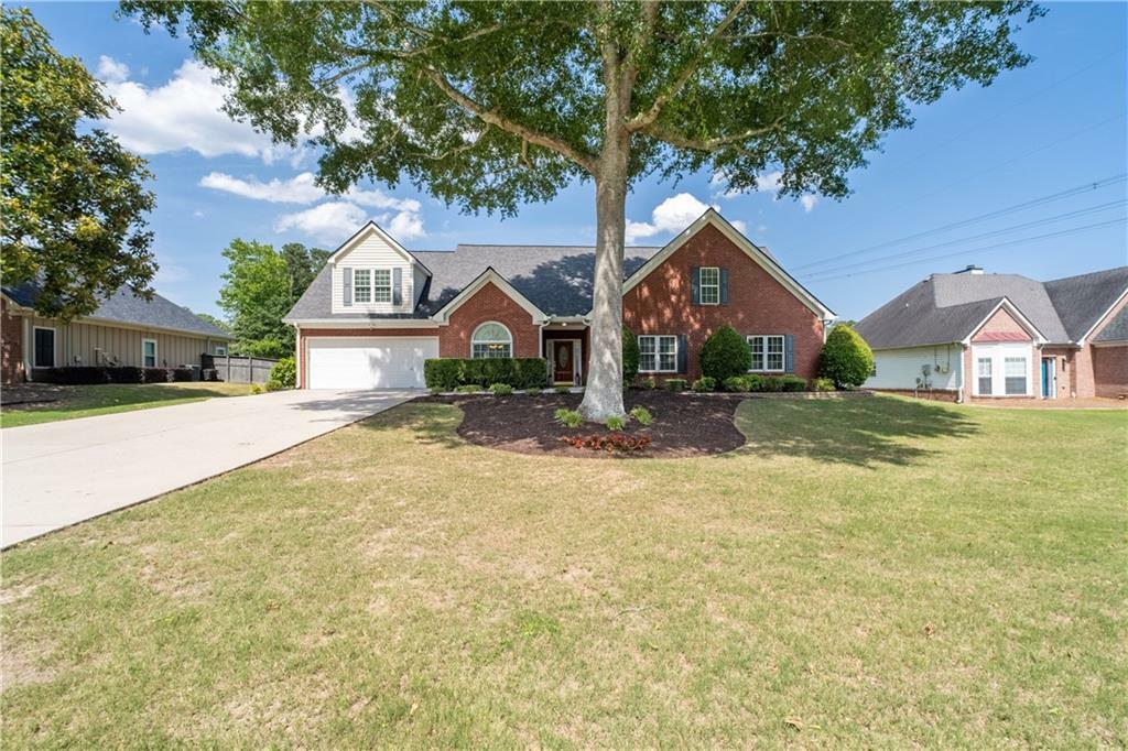 Property Photo: 3027 Biltmore Woods Drive GA 30519