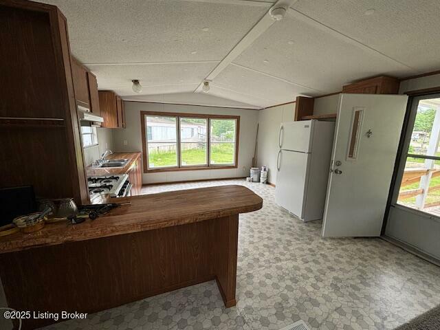 Property Photo: 345 Hemlock Dr KY 40165