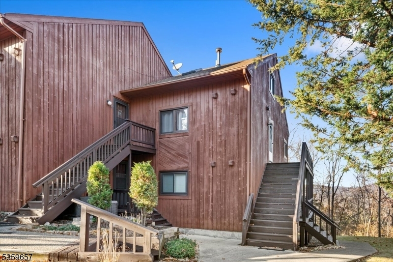 Property Photo:  2 Sugarbowl Ct  NJ 07462 