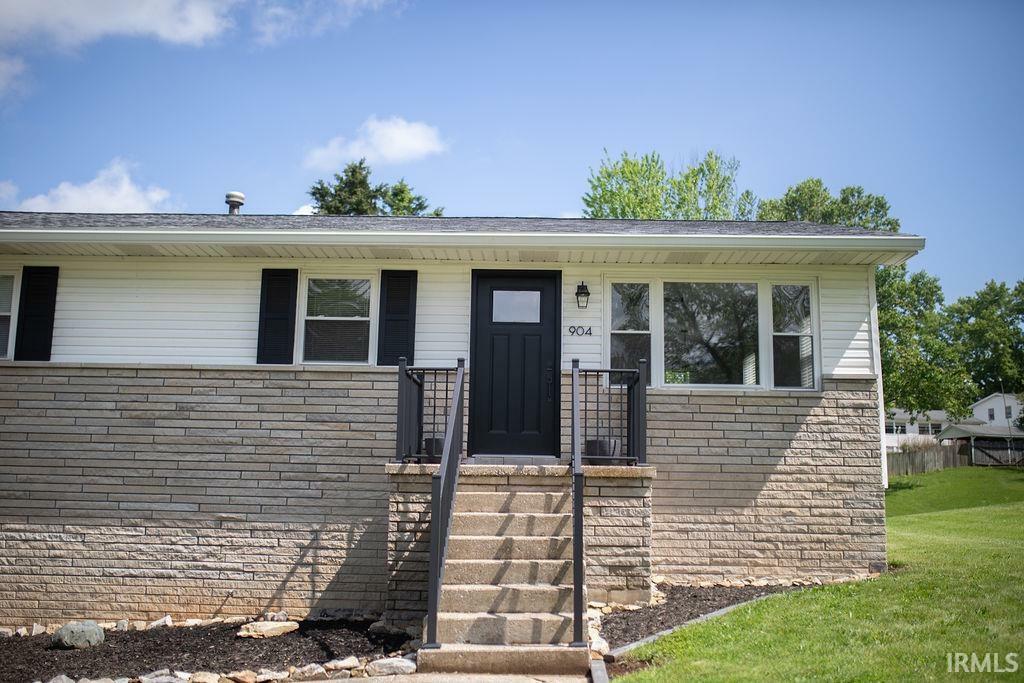 Property Photo: 904 Hall Avenue IN 47446