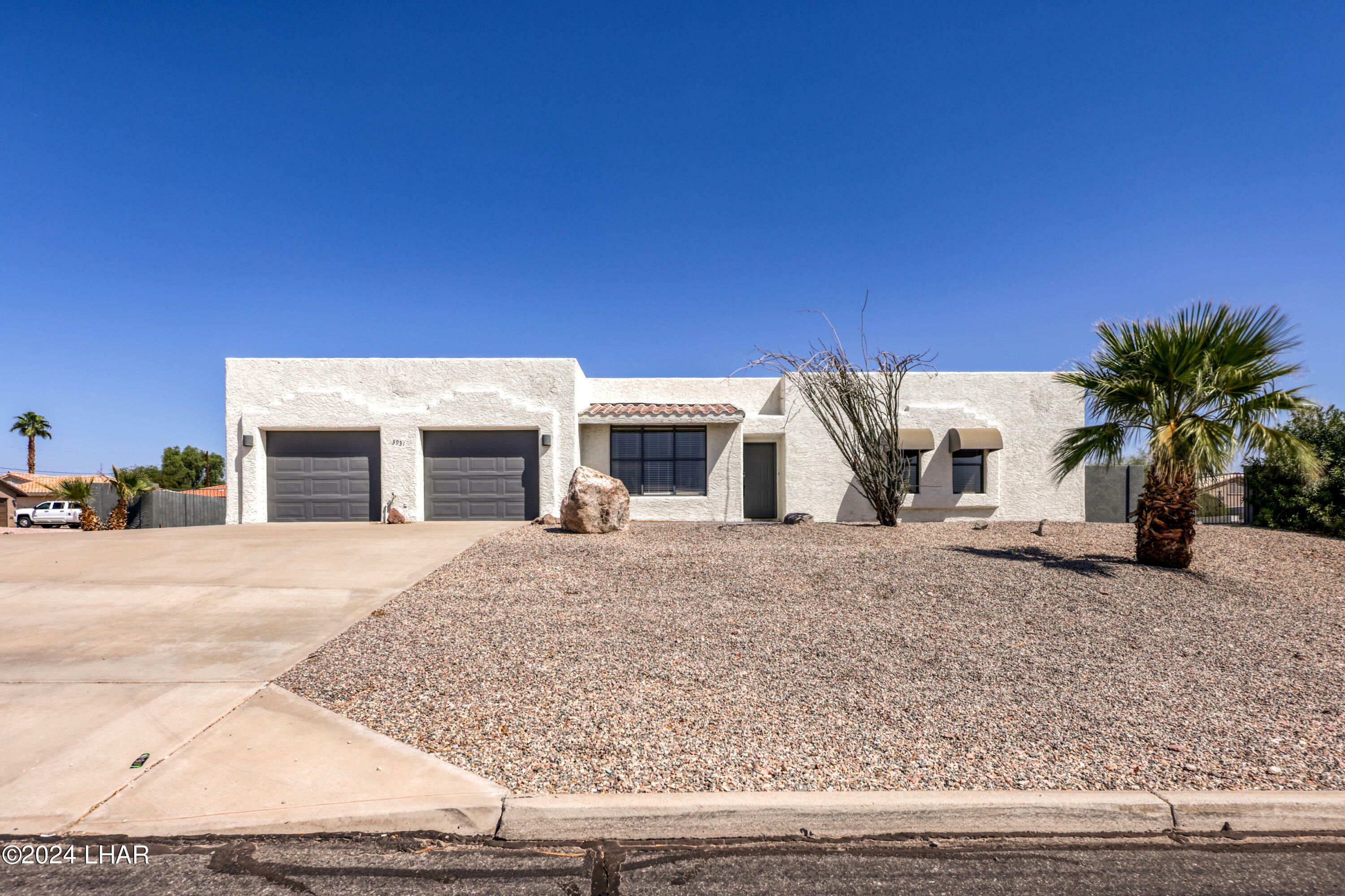 Property Photo: 3931 McCulloch Blvd AZ 86406