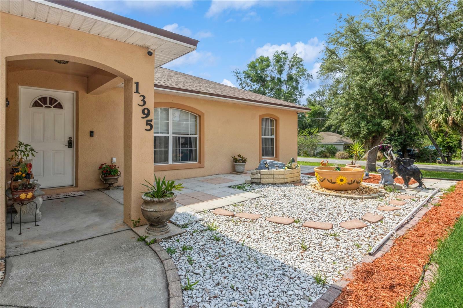 Property Photo: 1395 Deland Avenue FL 32763
