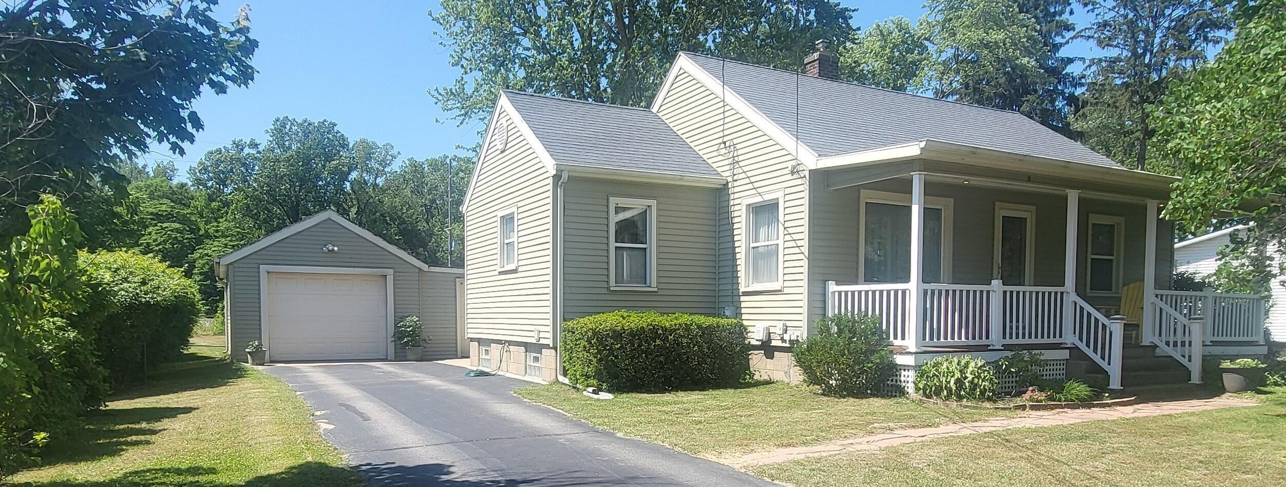 Property Photo: 14840 Marquette Road MI 49116