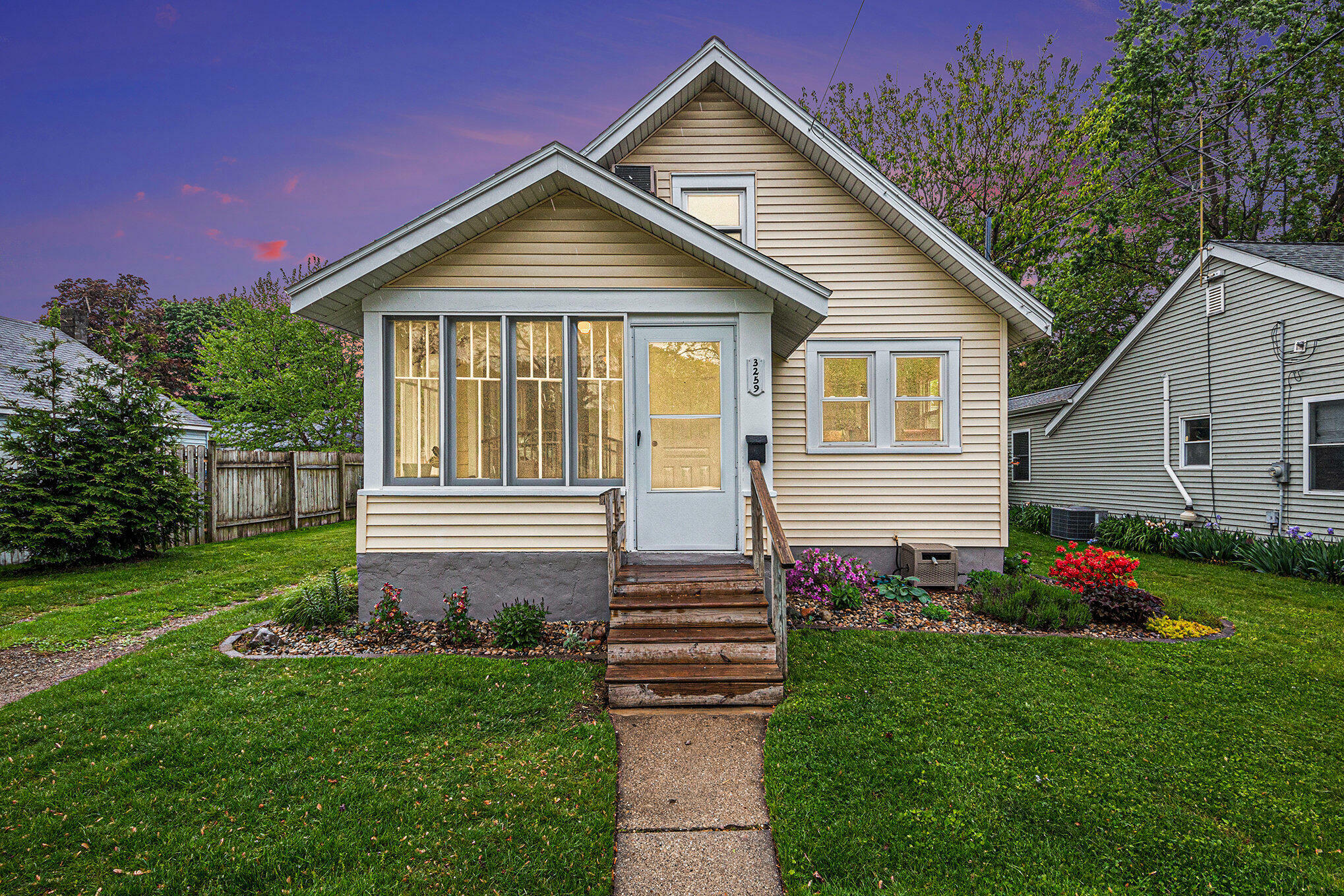 3259 Fayette Avenue SW  Grandville MI 49418 photo