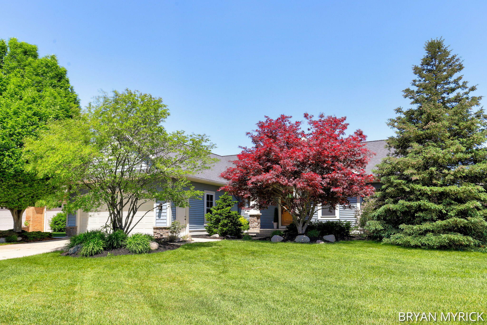 Property Photo: 2655 Hawthorne Court MI 49428