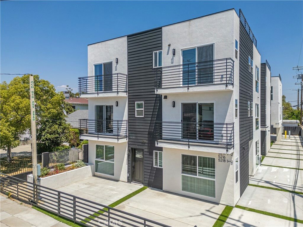 5218 Auckland Avenue  Toluca Lake CA 91601 photo