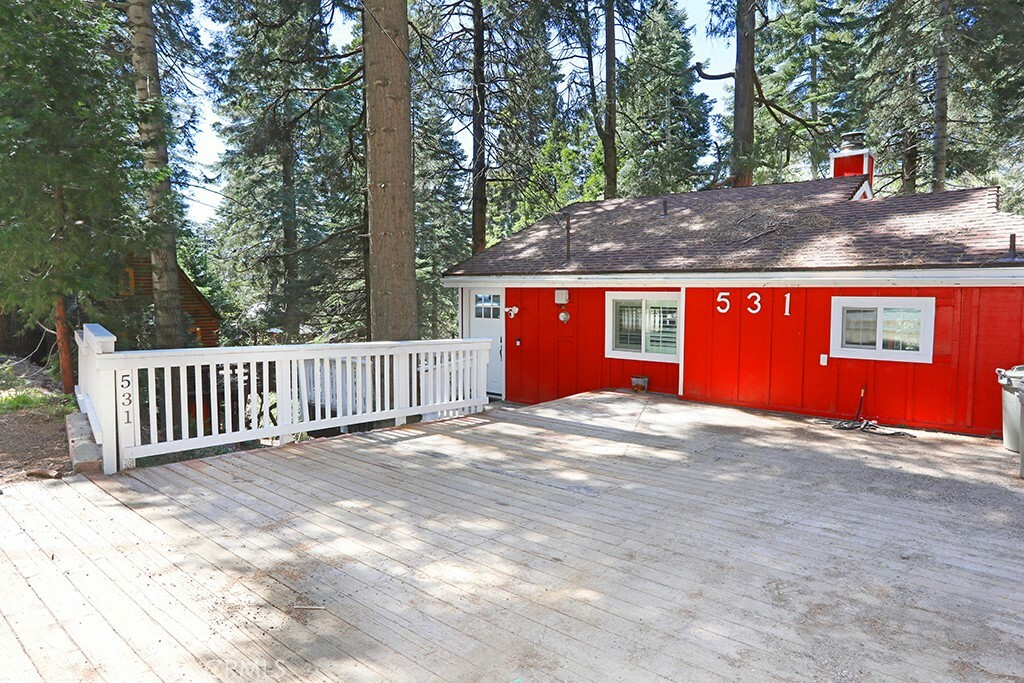 Property Photo: 531 W Victoria Court CA 92352