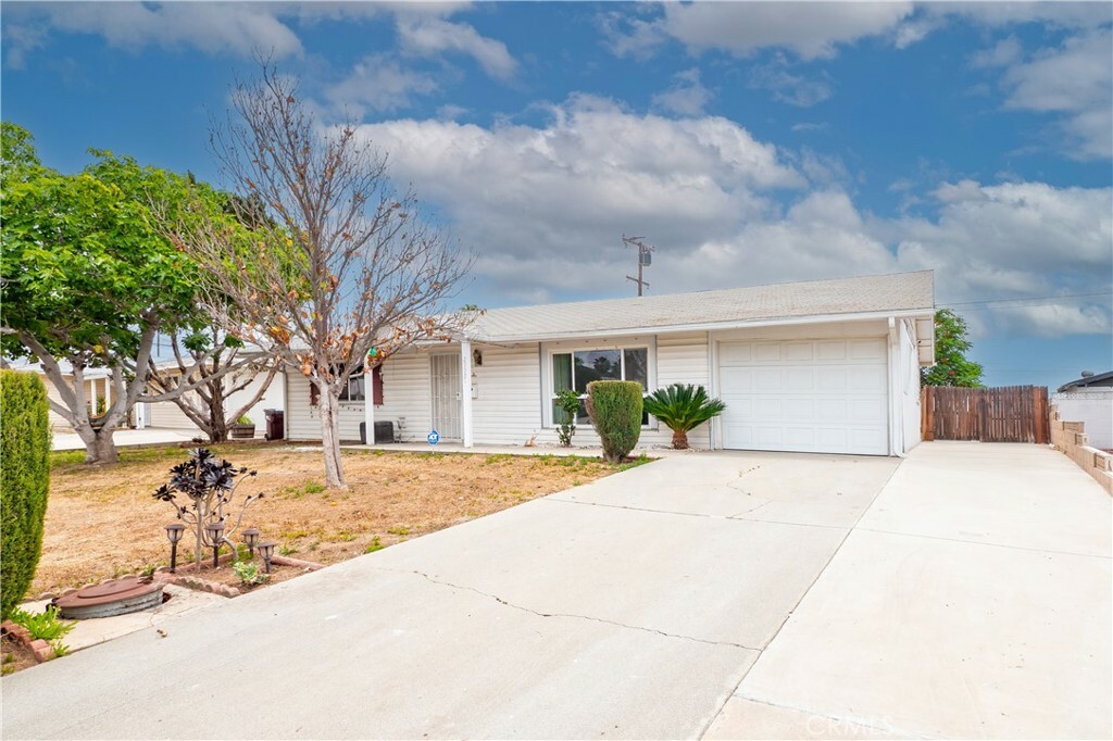 Property Photo: 29921 Thornhill Drive CA 92586