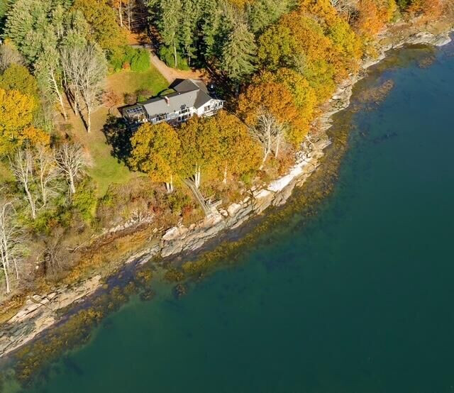 Property Photo: 21 Ledge Road ME 04110