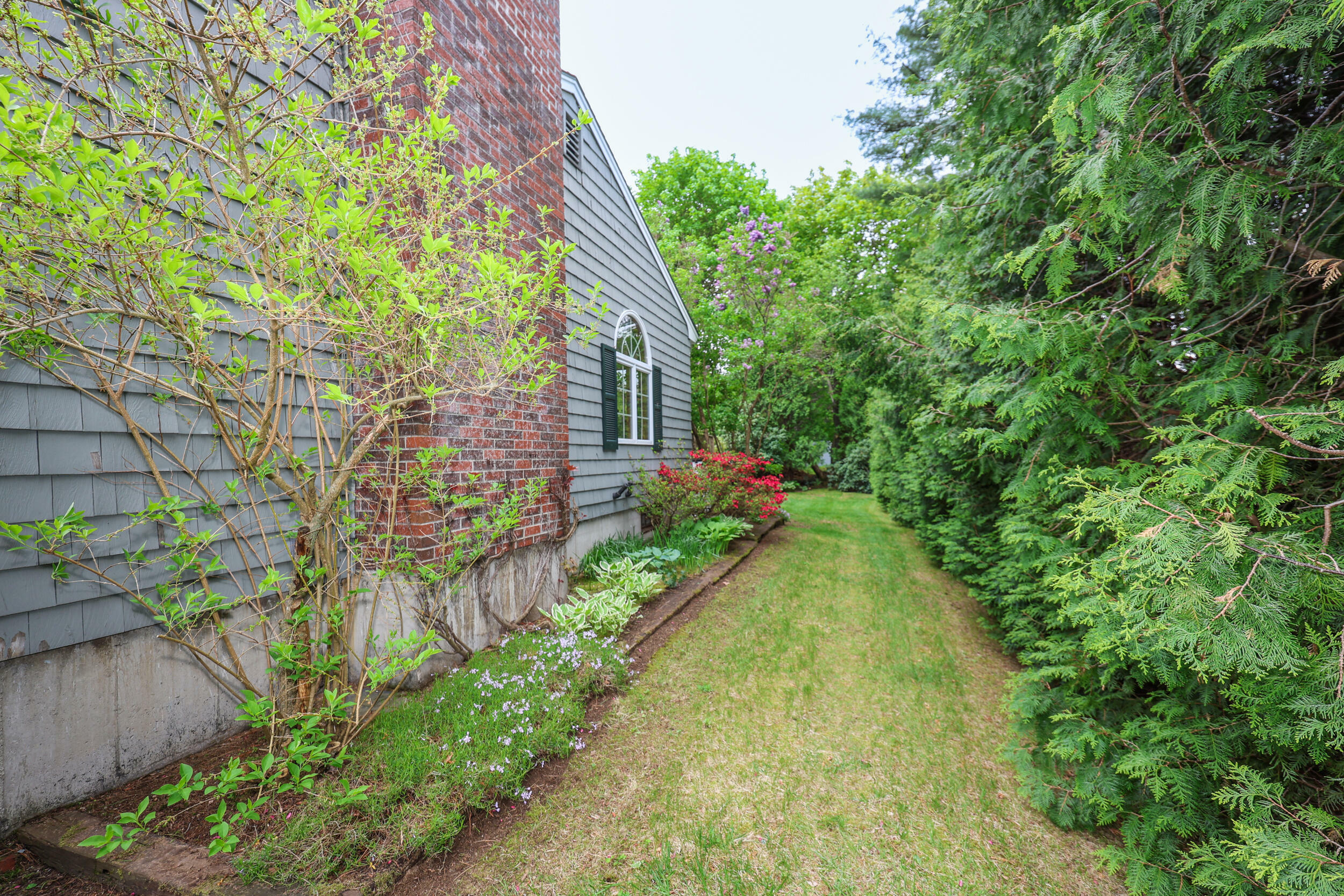 Property Photo: 41 Kings Court ME 04090