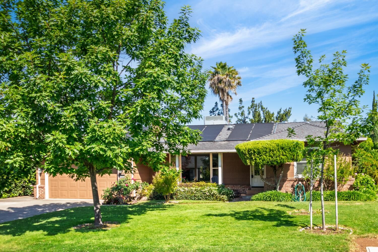 Property Photo: 1229 Fitch Way CA 95864