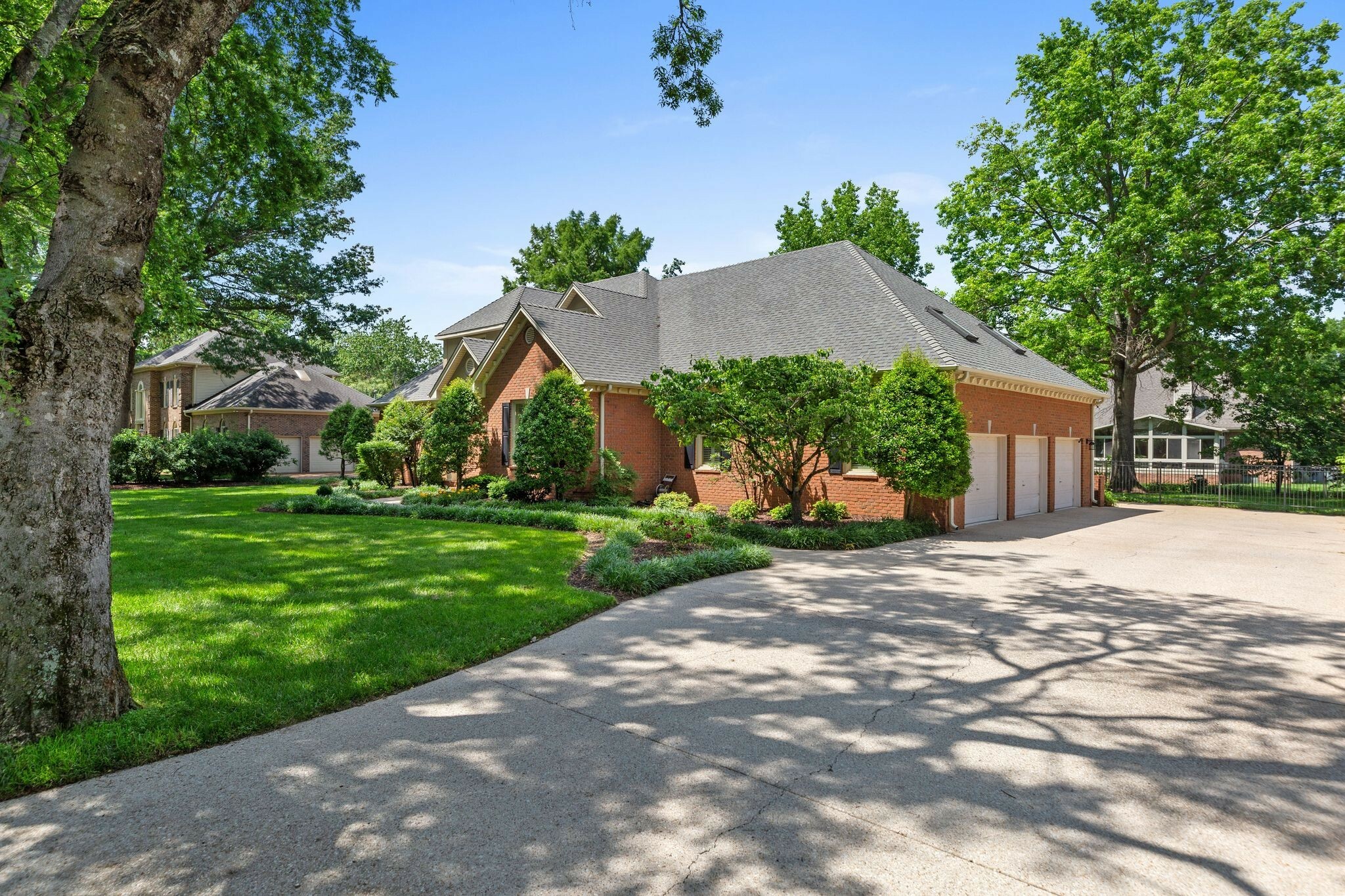 Property Photo:  1626 Wexford Dr  TN 37129 