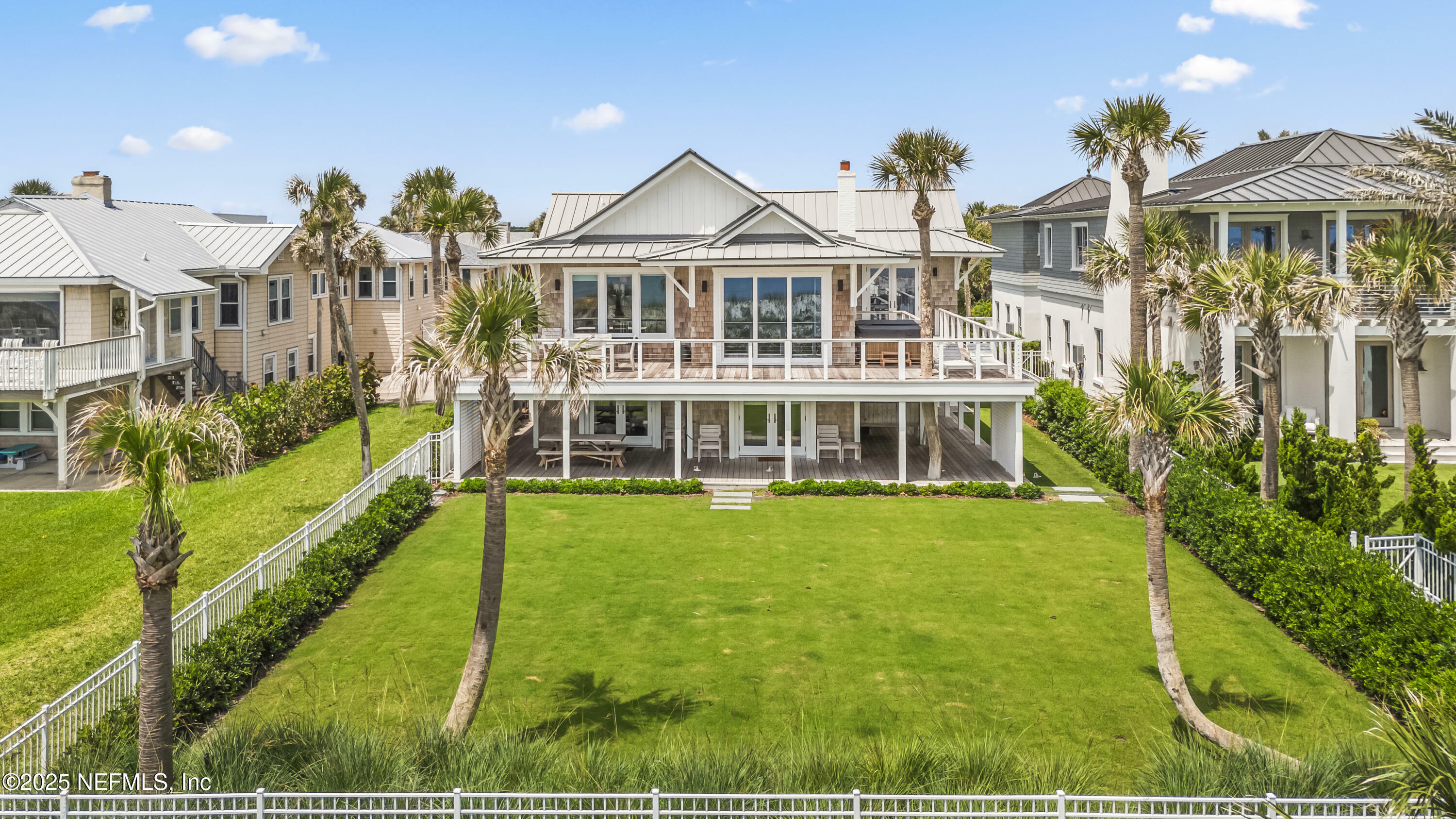 Property Photo: 102 Palm Place FL 32266
