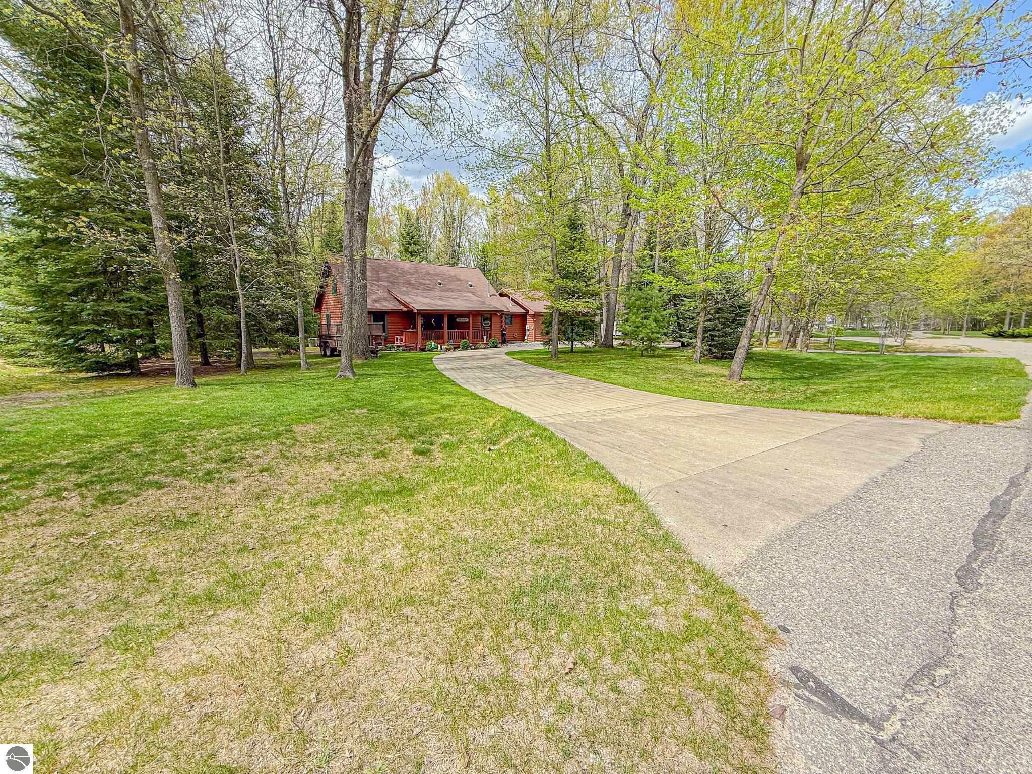 Property Photo: 305 Meadow Lane MI 48651
