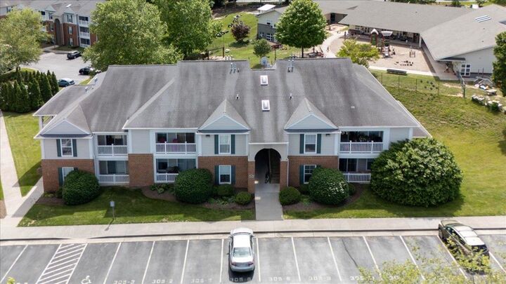 305 N Knollwood Drive  Blacksburg VA 24060 photo