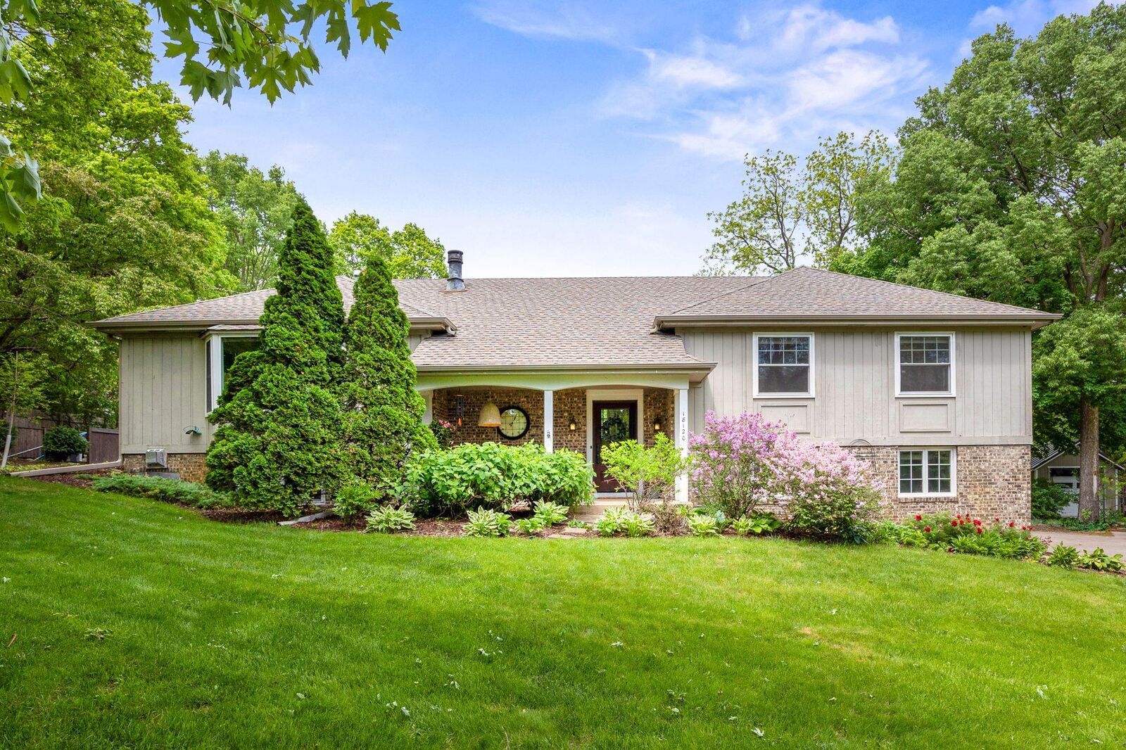 Property Photo:  18120 Hummingbird Road  MN 55391 