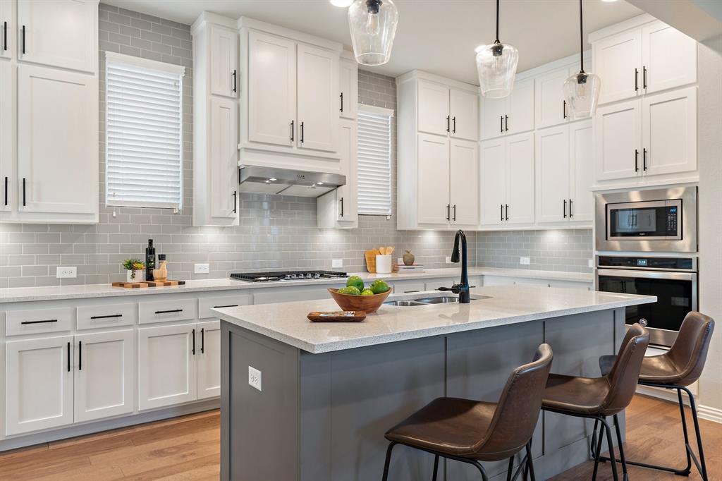 Property Photo: 17120 Lacebark Lane TX 75252